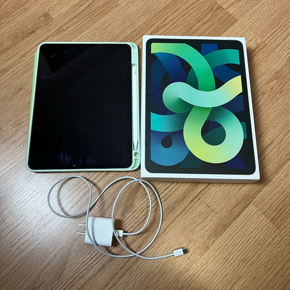 Apple iPad Air 4th Generation 256 GB and 2nd Gen Apple Pencil